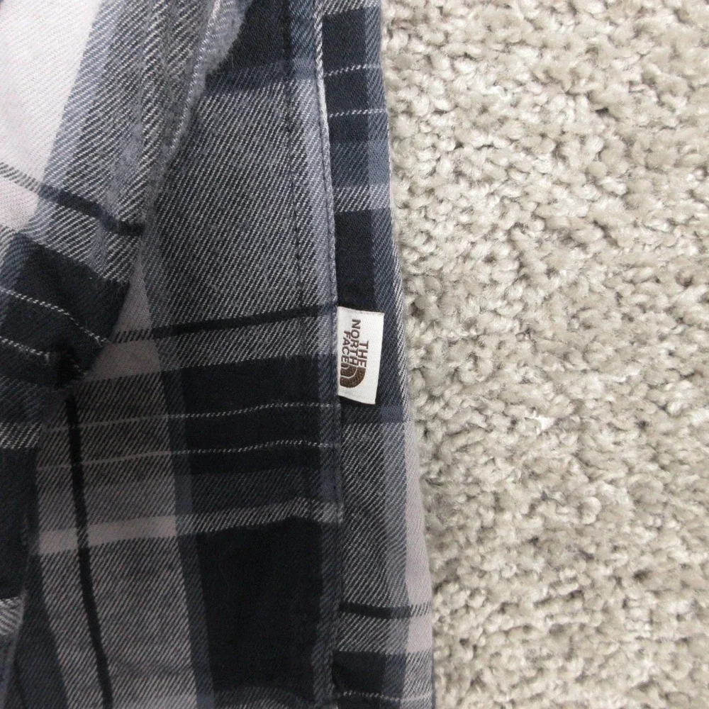 The North Face Shirt Mens Small Black‎ Gray Twill Flannel Pockets Work Button Up